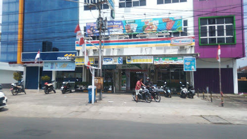 Indomaret Yos Sudarso 02: Teman Setia Warga Kroya